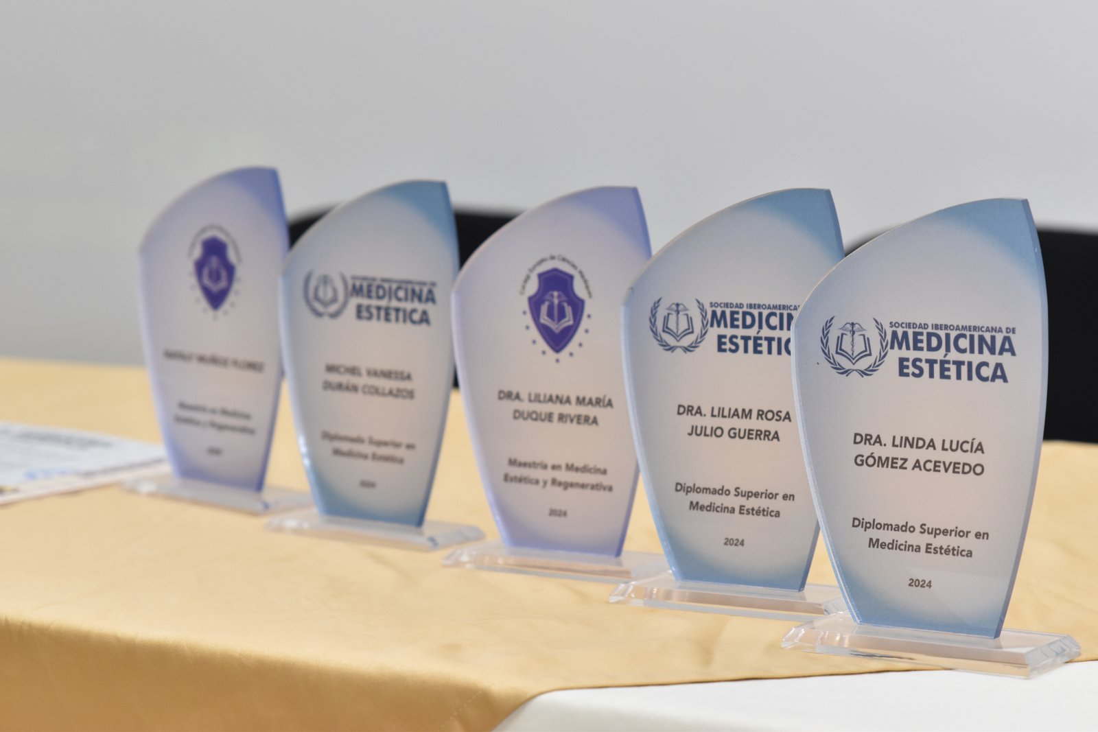 Estudiantes de dermoestética y medicina estética certificadas en Colombia